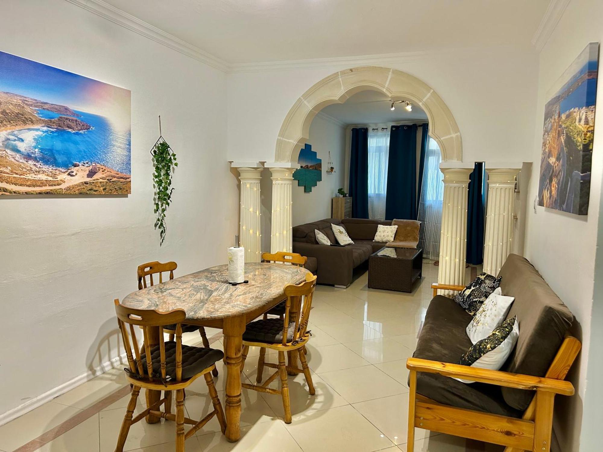Beach Front 3-Bedroom Holiday Home เมลลิฮา ภายนอก รูปภาพ