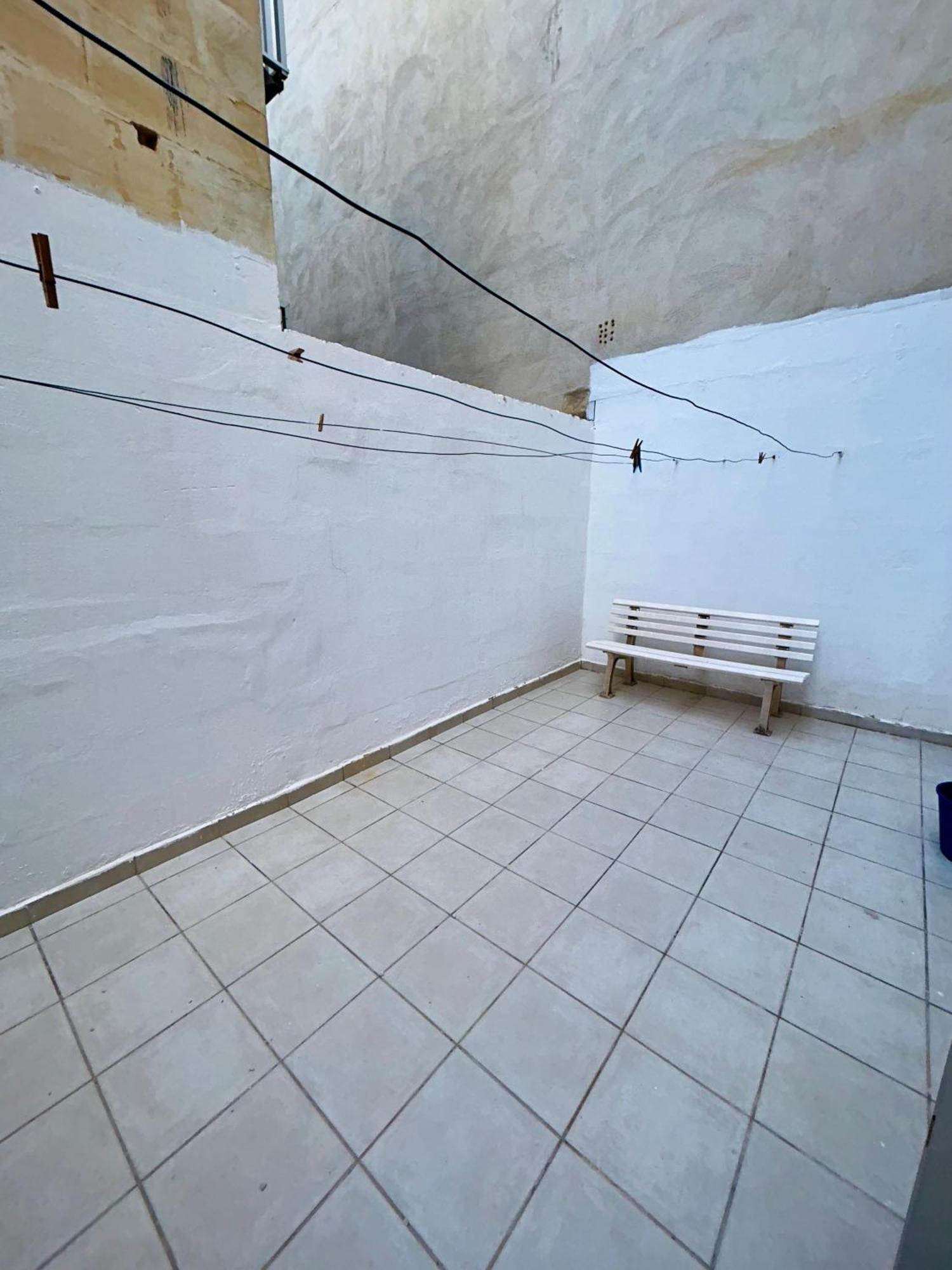 Beach Front 3-Bedroom Holiday Home เมลลิฮา ภายนอก รูปภาพ