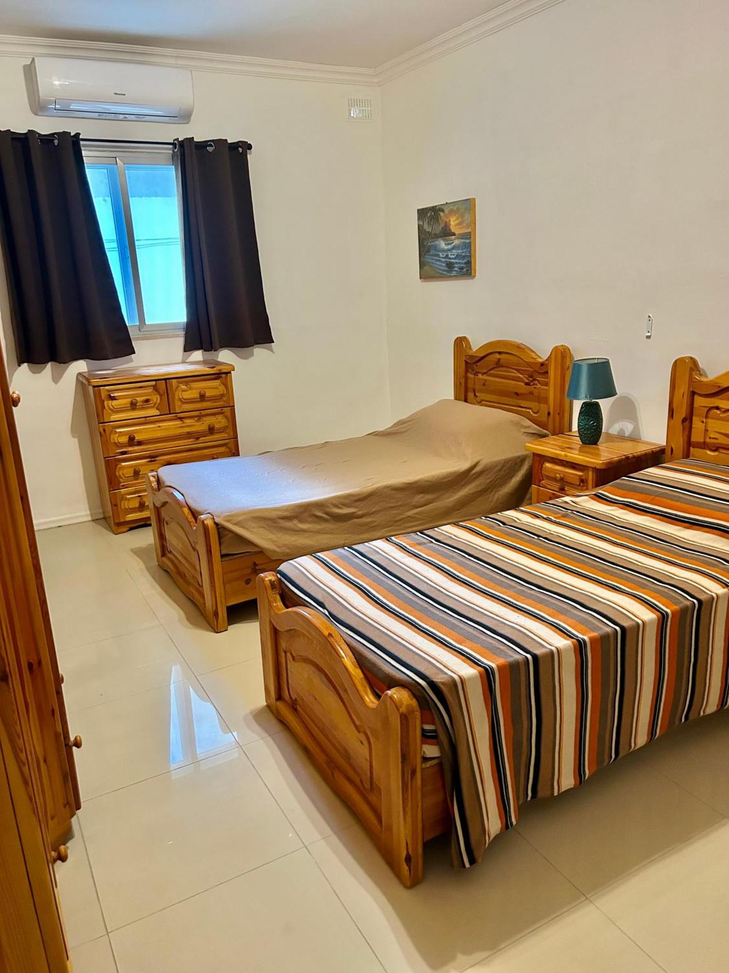 Beach Front 3-Bedroom Holiday Home เมลลิฮา ภายนอก รูปภาพ