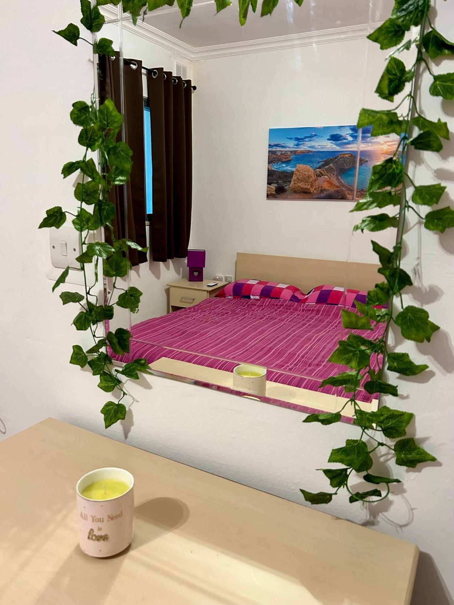 Beach Front 3-Bedroom Holiday Home เมลลิฮา ภายนอก รูปภาพ